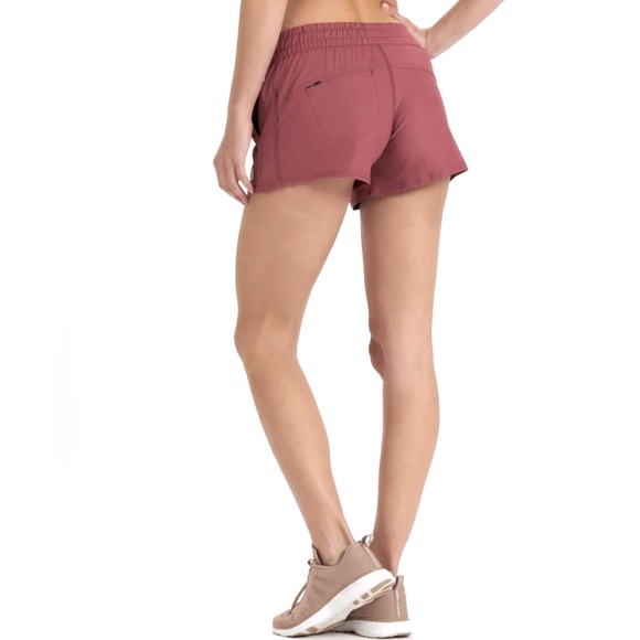 NWT Vuori Dash Short in Sold Out Desert Rose L - Picture 3 of 8